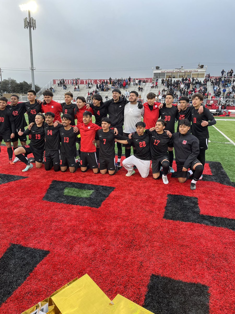 joekbailey's tweet photo. Saints are CIF champs. https://t.co/2s7gV4s731