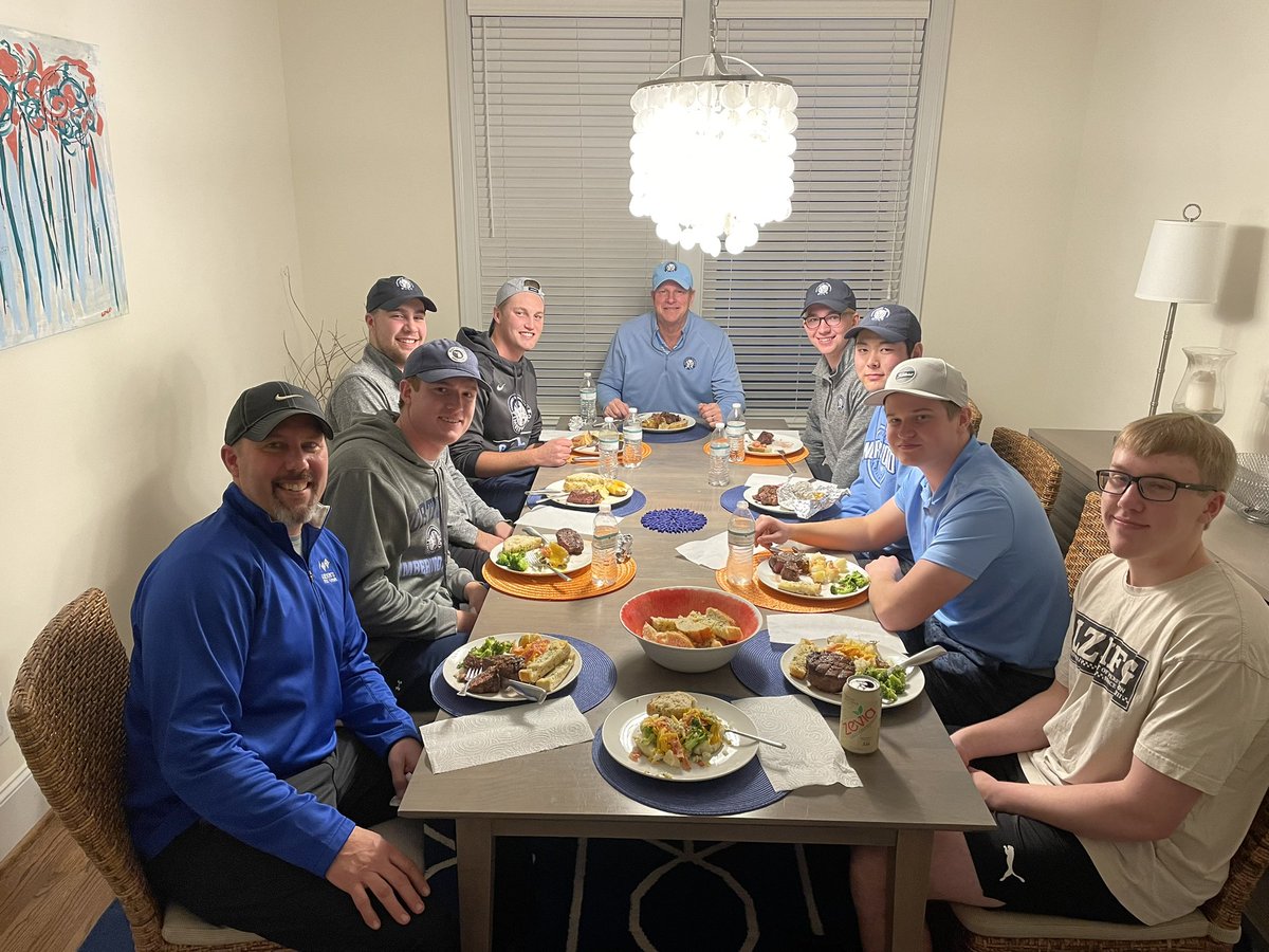 A special thank you to the Korson family for having the team over for dinner!! 🥩⛳️ Almost time to go ⬇️ Monday and Tuesday!!