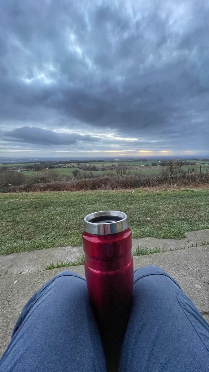 Webstermat's tweet photo. @IMcMillan Not a soul to be seen while I sit with my brew. https://t.co/qcb89niF8i