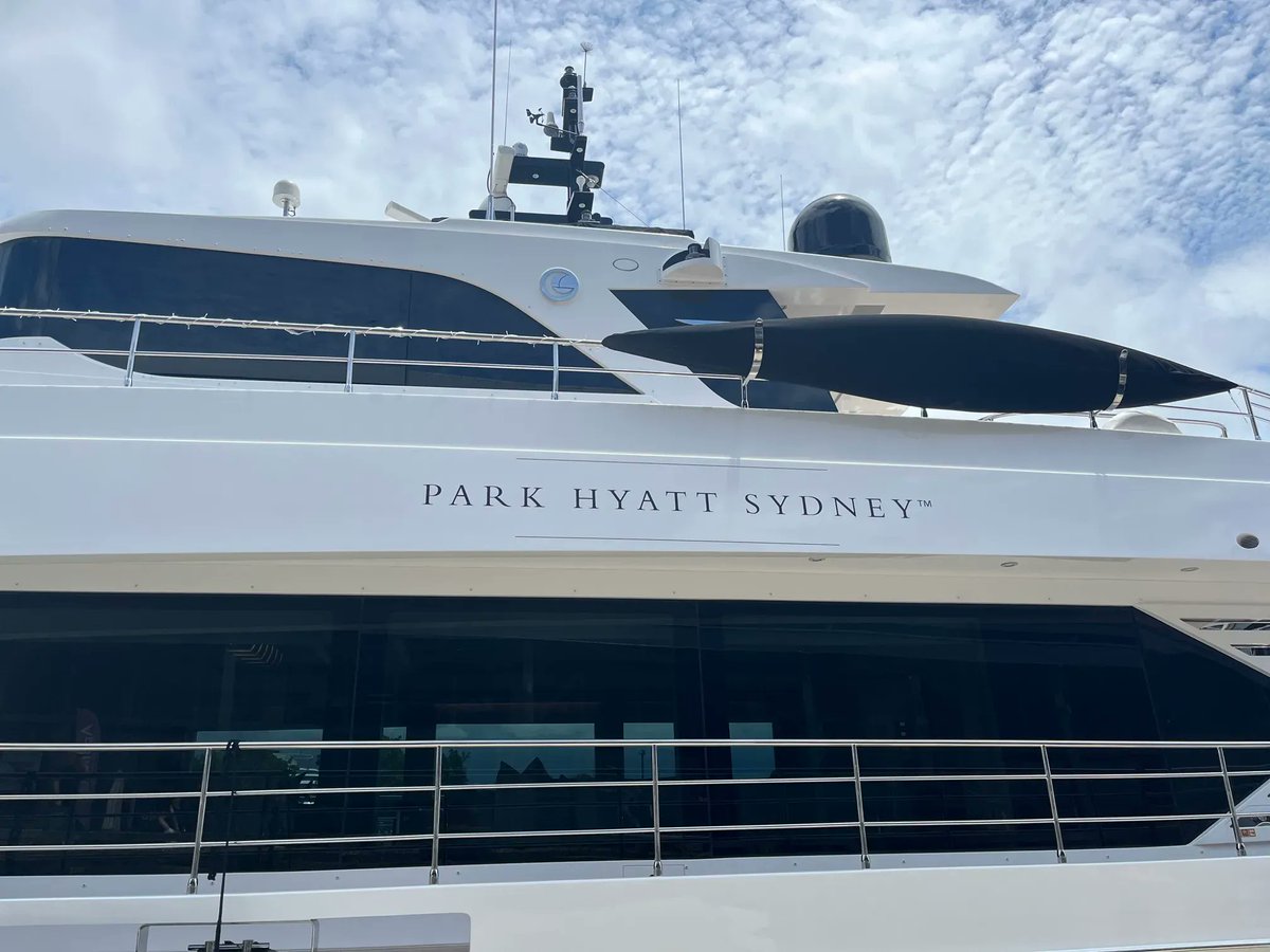 astech83's tweet image. Quick corporate branding install on one of our favourite charter boats, Oneworld! 

#InnovativeWraps #MarineBranding #VinylSignages #CorporateBranding