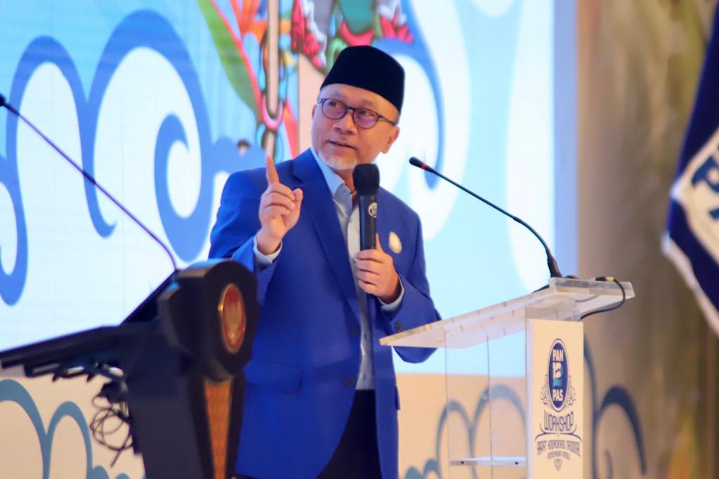 yuliastuti8721's tweet photo. Melihat saling support walaupun berbeda partai
Walau mereka datang bukan atas nama partai tapi sebagai kepala negara dan daerah
Bahagia lihatnya nih bestie
Doa terbaik dan usaha tuk kemajuan Indonesia bersama
#PAN12PAS https://t.co/SnOCdF47Mp