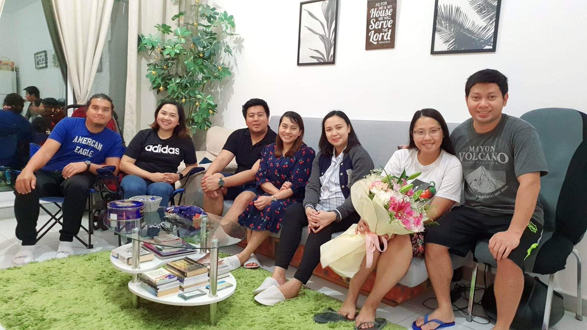leahmeter91's tweet photo. Young Couples Dgroup Last Night! Glory to God for these wonderful people! 🙌🏼🙏🏼👩🏻‍❤️‍💋‍👨🏻👨‍👩‍👧👨‍👩‍👦🤰🏻 https://t.co/vlv4lIJaOQ