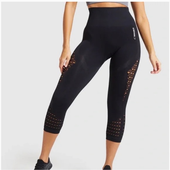tam_legatt's tweet photo. So good I had to share! Check out all the items I'm loving on @Poshmarkapp #poshmark #fashion #style #shopmycloset #gymshark #vans #starbucks: https://t.co/ZdhSL61CKZ https://t.co/wir1RjSStD
