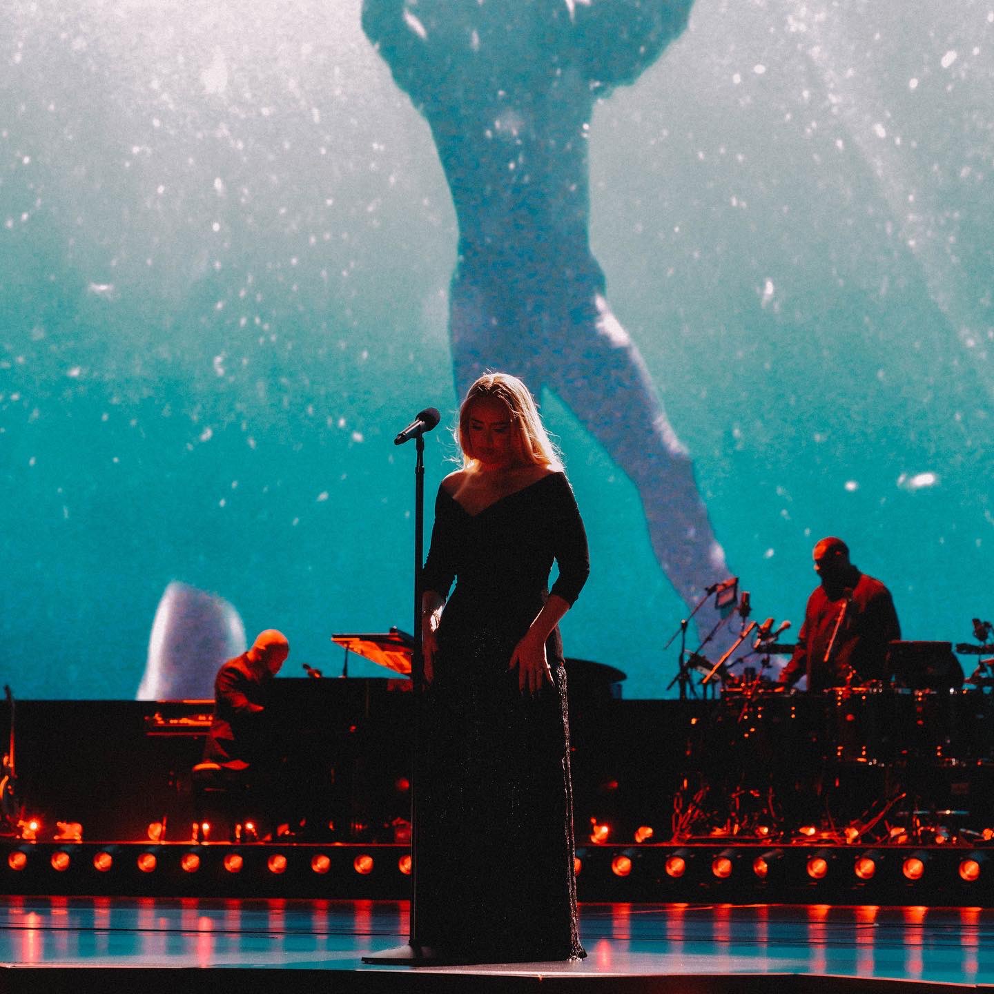 adele-on-twitter-weekend-13-https-t-co-z5owpyeuxp-twitter