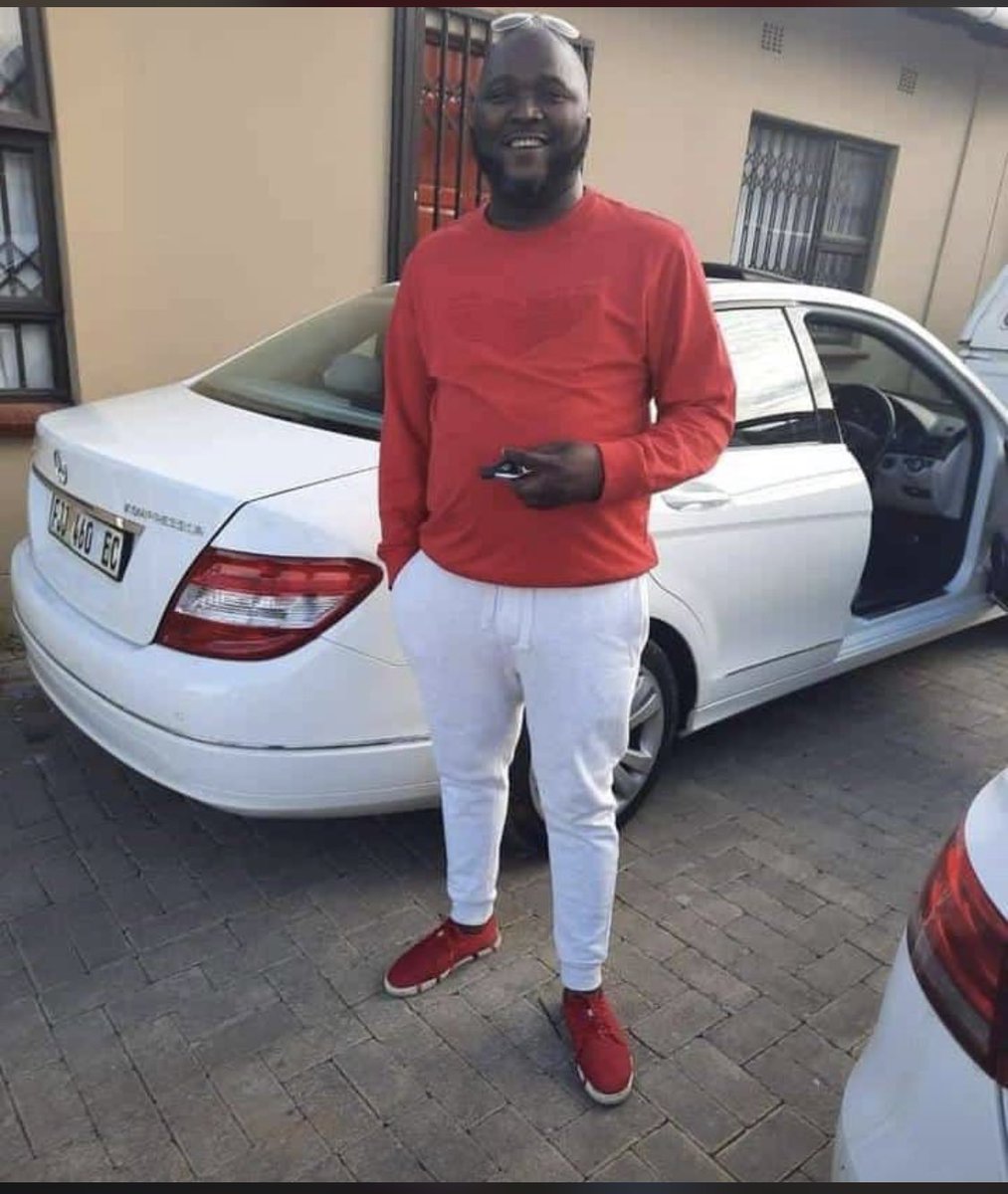 Missing person alert 🚨 
His name is Siyabulela Fekade &amp; has been missing with his girlfriend for a year now. Last seen in Mthatha, if u know anything plz alert the authorities nearest to you