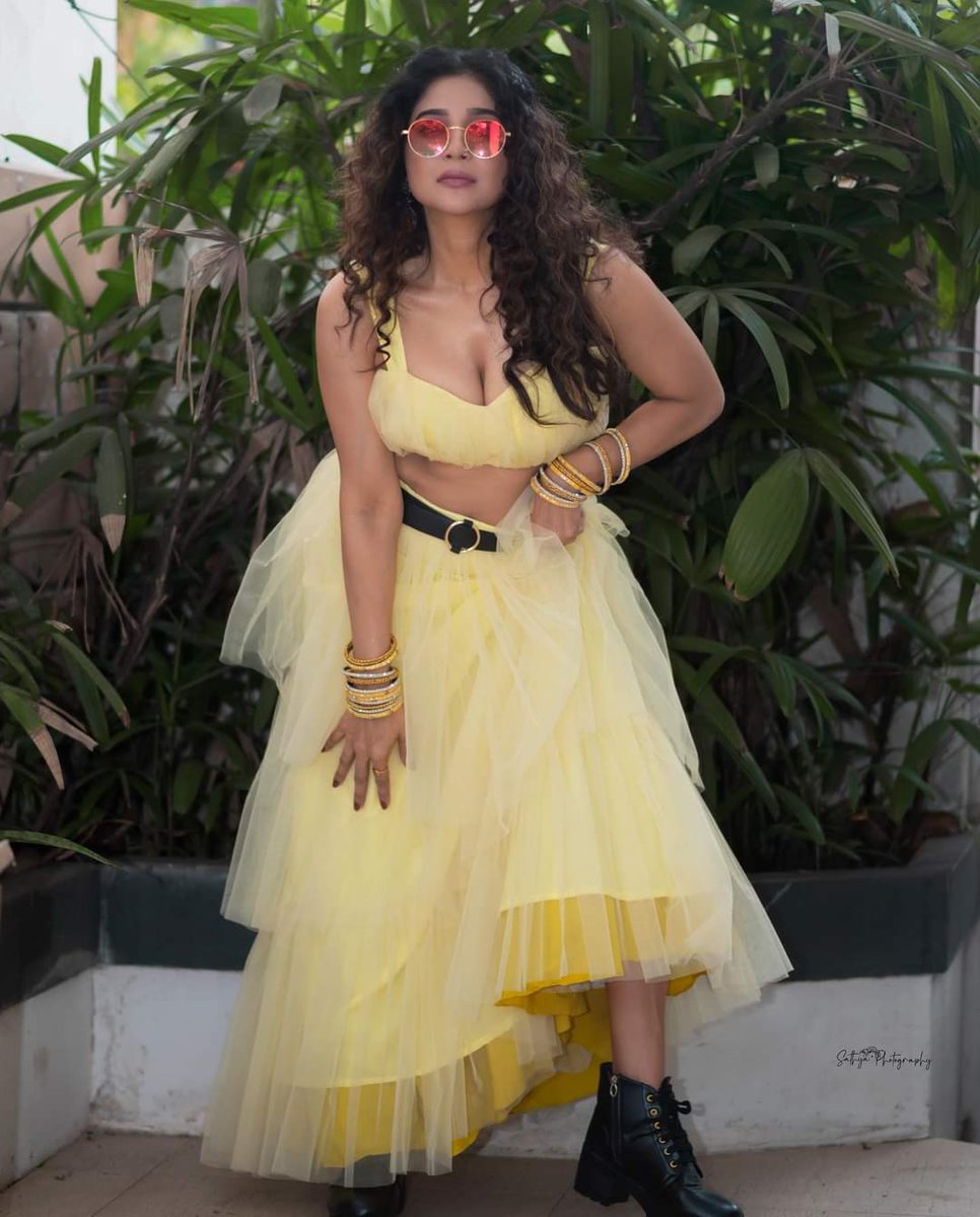 Surajms46's tweet photo. @ssakshiagarwal @ssakshiagarwal my yellow queen 💛💛💛
Love you 💓😙
Your my cute baby 🥰💖🥰 https://t.co/1WBf6IHx35