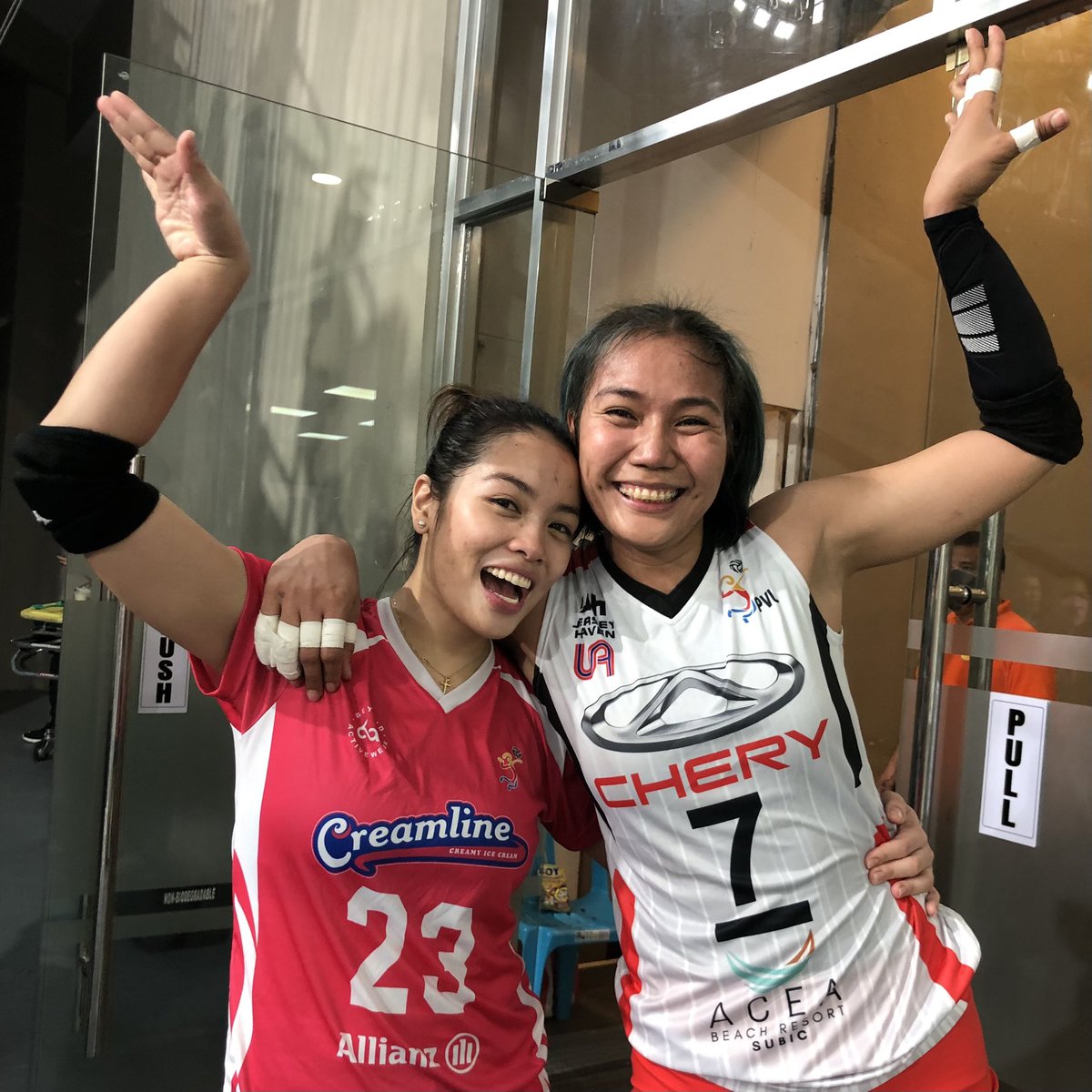 CREAMLINE123's tweet photo. BEYOND PROUD LETS GO TEAM ADU. FLY HIGH MY DEAREST QUEEN FALCONS😊 https://t.co/QFO0g8pkqg
