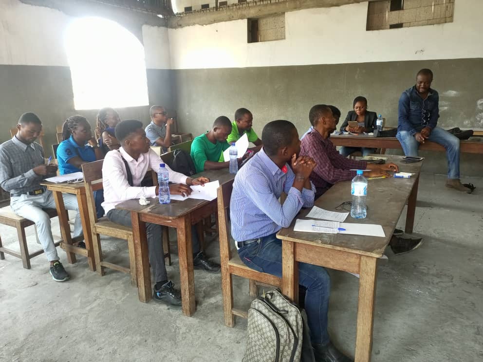 ElyseeMupa's tweet photo. #Sadek Kinshasa #Incubateur à #Tshangu précisément à #Ndjili a organisé la formation sur l #elaboration d un #business #plan #competitif pour #booster leurs #entreprises et postuler aux #opportunites @PNUDRDC @juleskabangu @RdcOpec @ONUFemmesRDC @KakelMbumb https://t.co/IsQpwYD2dW