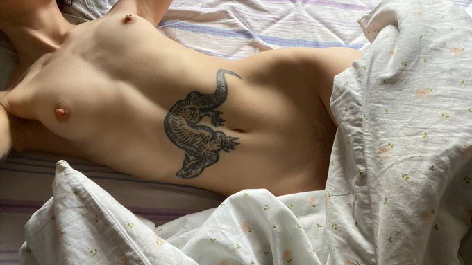 Доброе утро у бабушки, где еще можно найти такие комплекты белья. https://t.co/SjUTjWcWWu