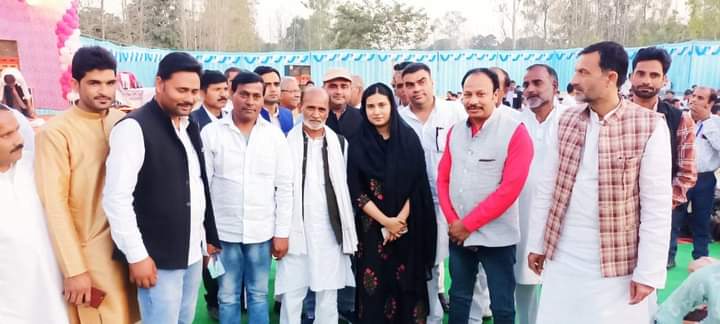 IqraMunawwar_'s tweet photo. कल कैराना लोकसभा क्षेत्र के विभिन्न प्रोग्रामों में शिरकत की। 
आपकी बेटी अपकी बहन #IqraHasan https://t.co/KWUp6WW3Uc