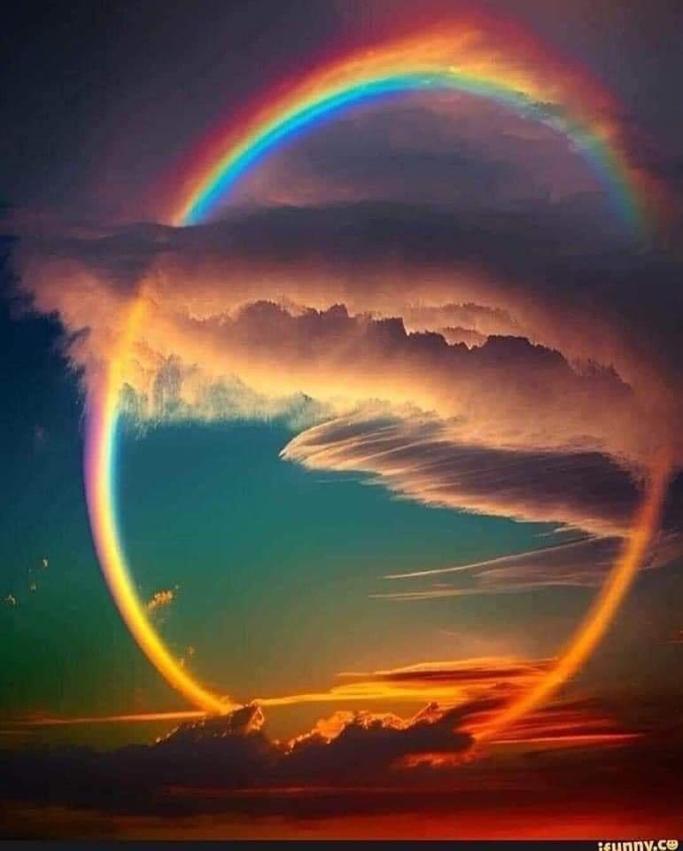 A complete Rainbow... photo was taken at around 30k ft above the Earth. On the ground, we usually only see the arc half of the circle 
📸 Smith H Tammy