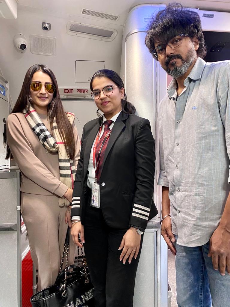 Ironman_Den's tweet photo. .@actorvijay and @trishtrashers ❤️🤩

#Leo https://t.co/By8RFmoXKI