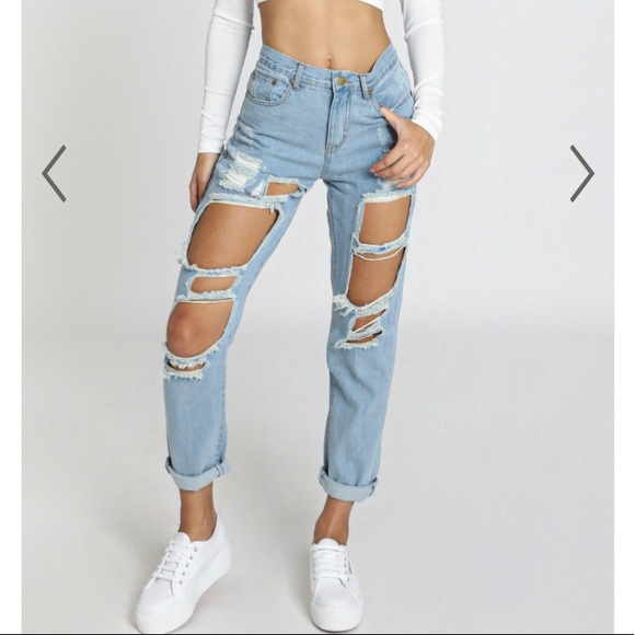 SamantheSauve's tweet photo. So good I had to share! Check out all the items I'm loving on @Poshmarkapp #poshmark #fashion #style #shopmycloset #showpo #everlane: https://t.co/h7bTOukR1C https://t.co/ZjT8bxKIHw