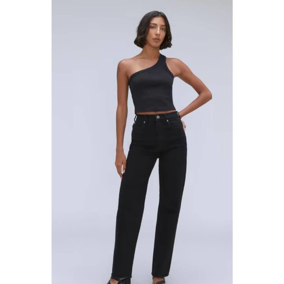 SamantheSauve's tweet photo. So good I had to share! Check out all the items I'm loving on @Poshmarkapp #poshmark #fashion #style #shopmycloset #showpo #everlane: https://t.co/h7bTOukR1C https://t.co/ZjT8bxKIHw