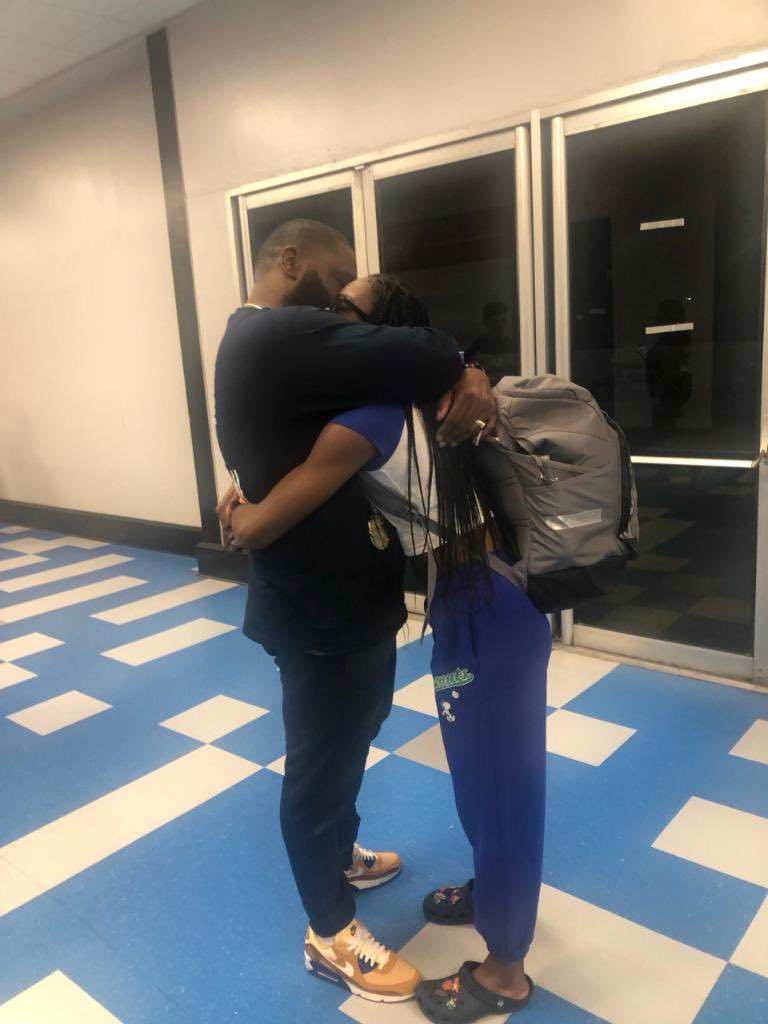 gordonnkarina's tweet photo. K4 OUT! Thank you God for allowing me to finish the season healthy and on the right note. I’m officially a 5x state champion. So proud of my teammates and thankful for my coaches.Thank you DAD and MOM for everything❤️ Also, Thank you to my family, fans &amp; everyone who supports me. https://t.co/J73smGN8bu