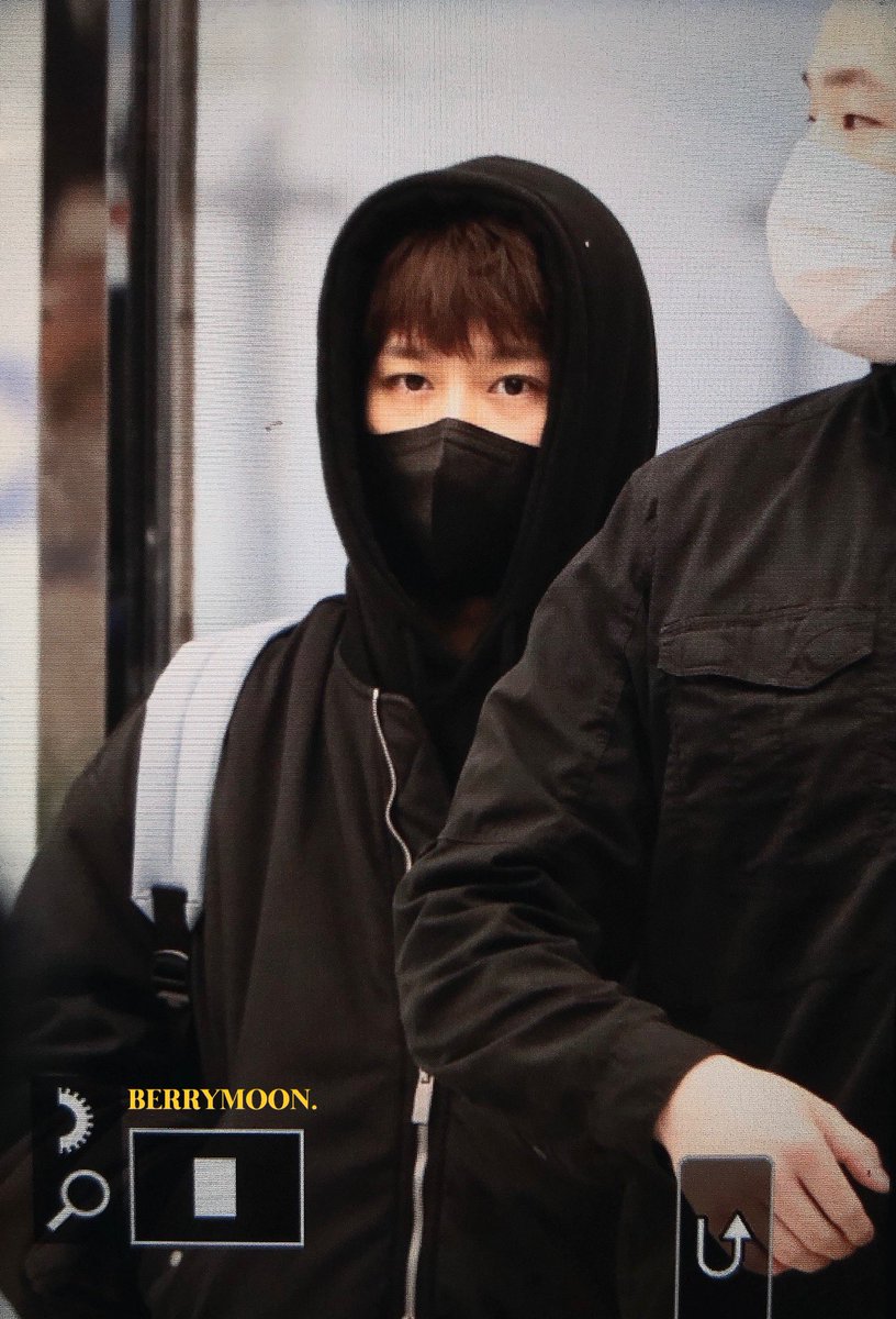 BerryMoon614's tweet photo. 230226 김포공항 입국
귀엽다 귀여워😭
#태일 #TAEIL #NCT127 https://t.co/z5Ea8gjvgG
