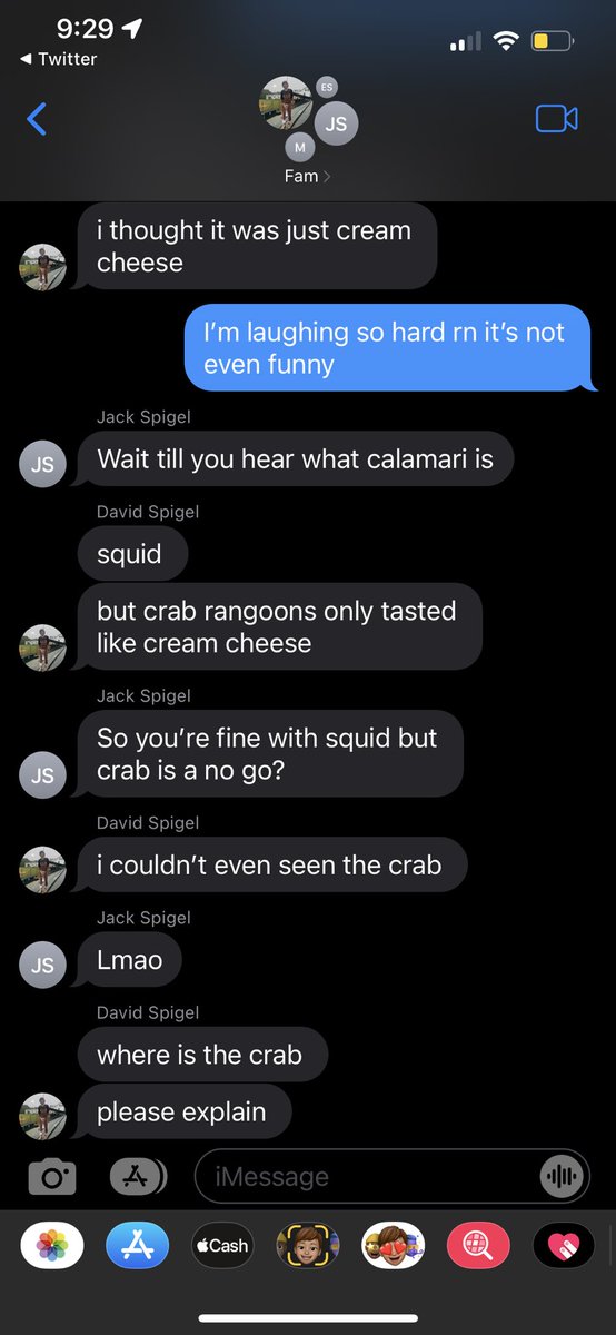 MaryMaryspigel's tweet photo. My younger brother never realized crab rangoons have crab in them. Like bro wut https://t.co/MdZGppAzEg