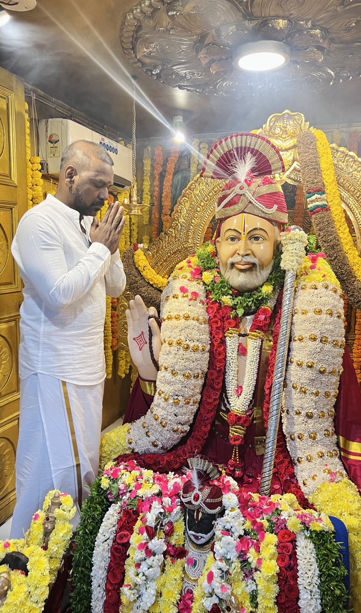 offl_Lawrence's tweet photo. Today is Ragavendra swamy 428th birthday. On this auspicious day, I pray for everyone’s good health and may all your dreams come true! 
Guruve saranam 🙏🏼🙏🏼🙏🏼 https://t.co/uue5HRUh4p