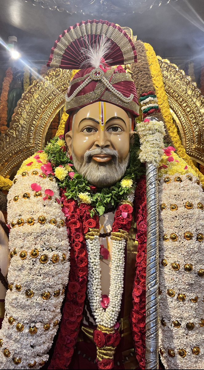 offl_Lawrence's tweet photo. Today is Ragavendra swamy 428th birthday. On this auspicious day, I pray for everyone’s good health and may all your dreams come true! 
Guruve saranam 🙏🏼🙏🏼🙏🏼 https://t.co/uue5HRUh4p