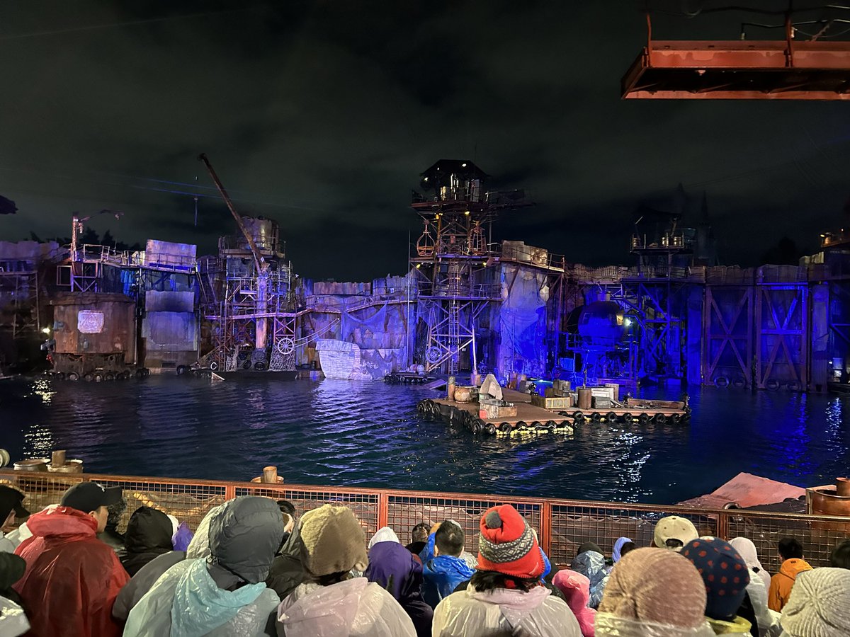 I was starting to think the might Waterworld show was going to be defeated (ironically) by rain. NOPE!