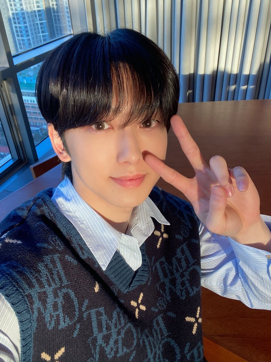 ANDTEAMFR_FAN's tweet photo. 🫧| 𝙏𝙍𝘼𝘿𝙐𝘾𝙏𝙄𝙊𝙉
« Tout le monde !
LUNÉ !
Merci beaucoup de m'avoir donné du bonheur ! »
••🐧
©️: FUMAVERSE
#andTEAM #AUDITIONTheHowling #LUNÉ #TheHowling_ME https://t.co/Qcrt3g9Stf