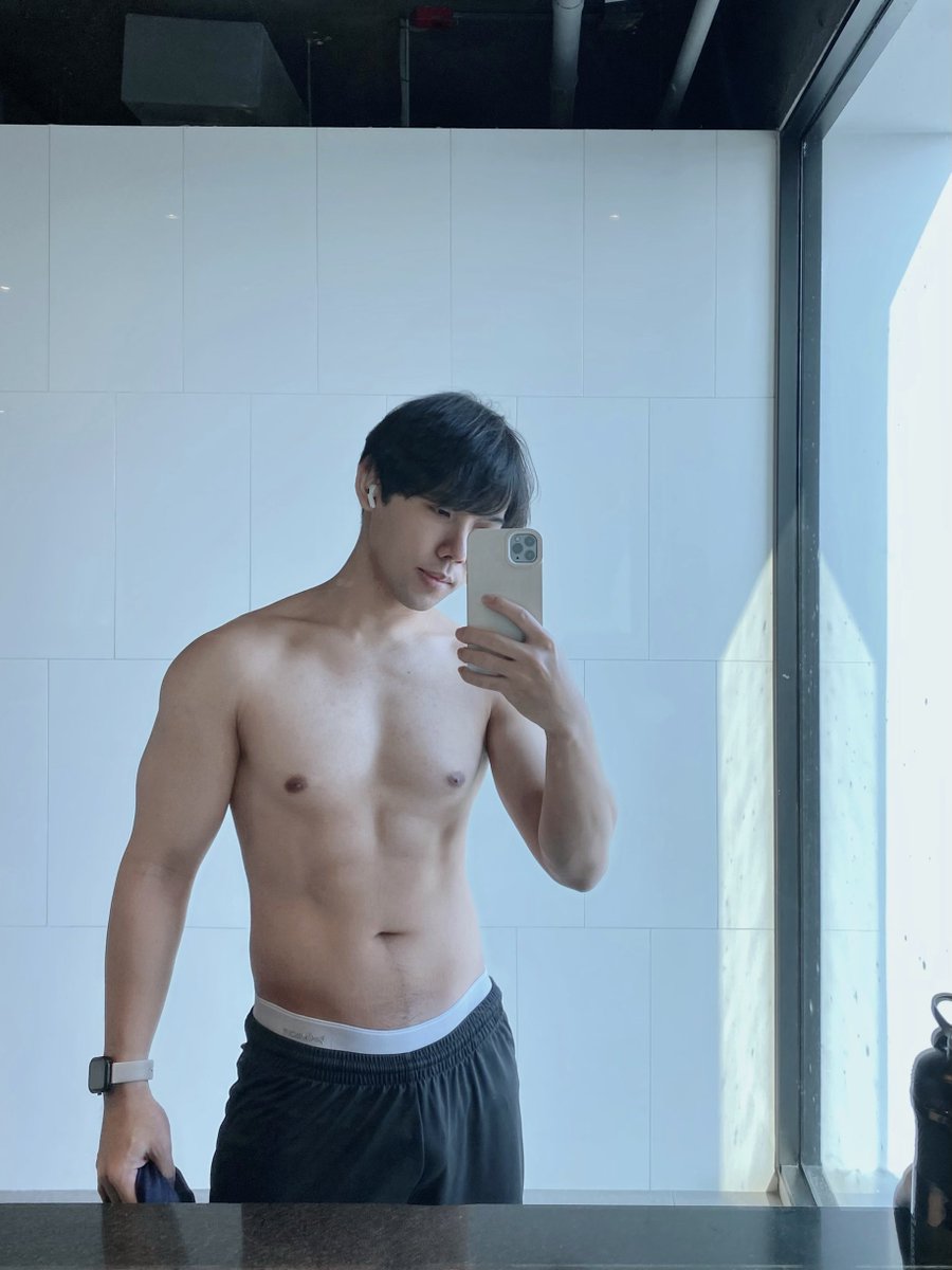 ร้อยแกร่งแข่งอึบ 💪🏽