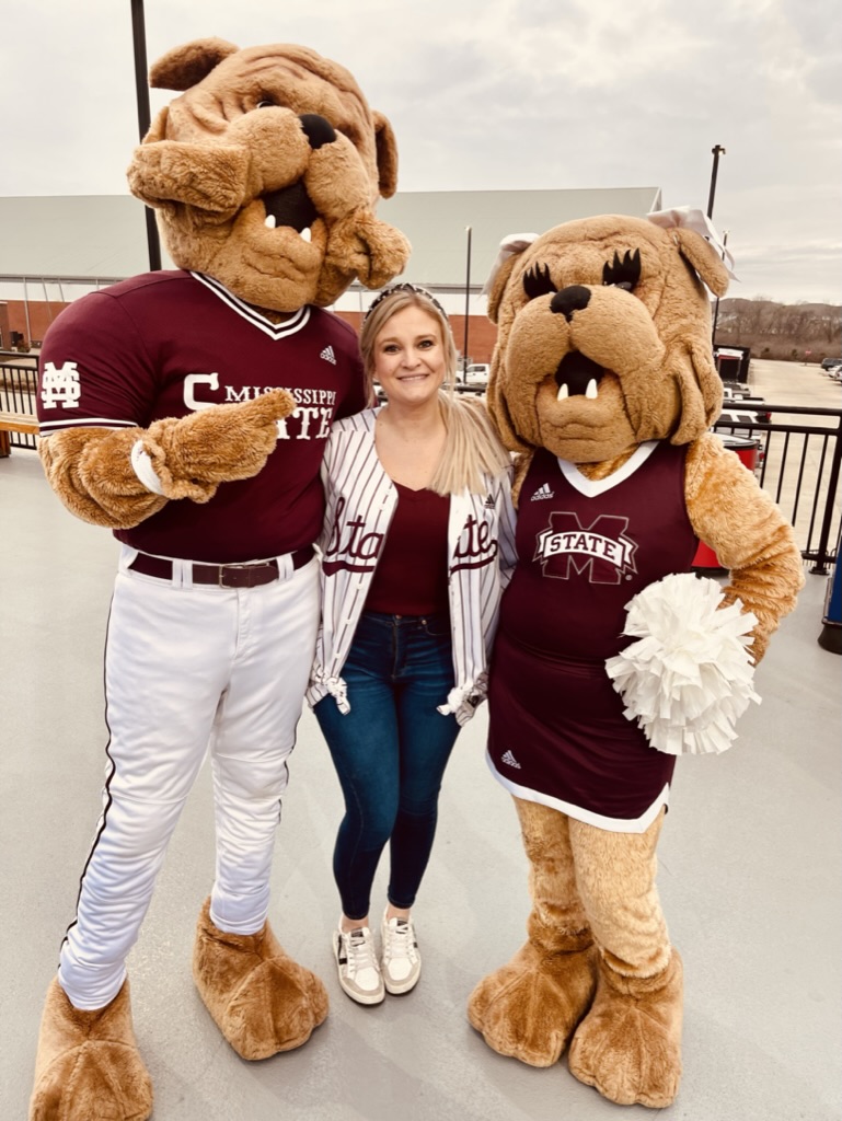 MissMagHomes's tweet photo. ⚾️MSU BASEBALL IS BACK!! ⚾️ And so are we 😏🥳
#missmag #missmagtakesthedude #StarkvilleMS #MSU #msubaseball⚾️ https://t.co/CiUPbgHVMV