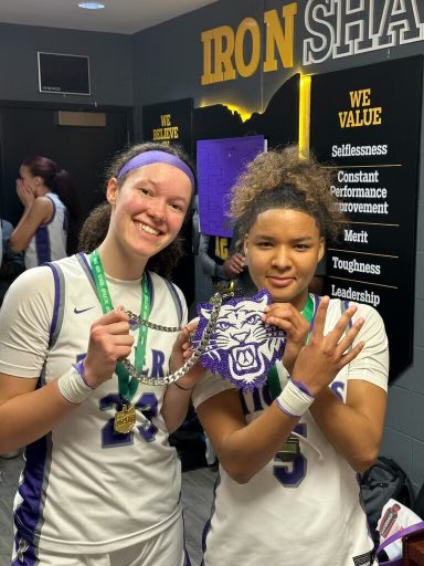 Tonights “dub chain” winners 😈 <a href="/BerryWallace_/">Berry Wallace</a> <a href="/TrinityJ896/">Trinity Jackson</a>