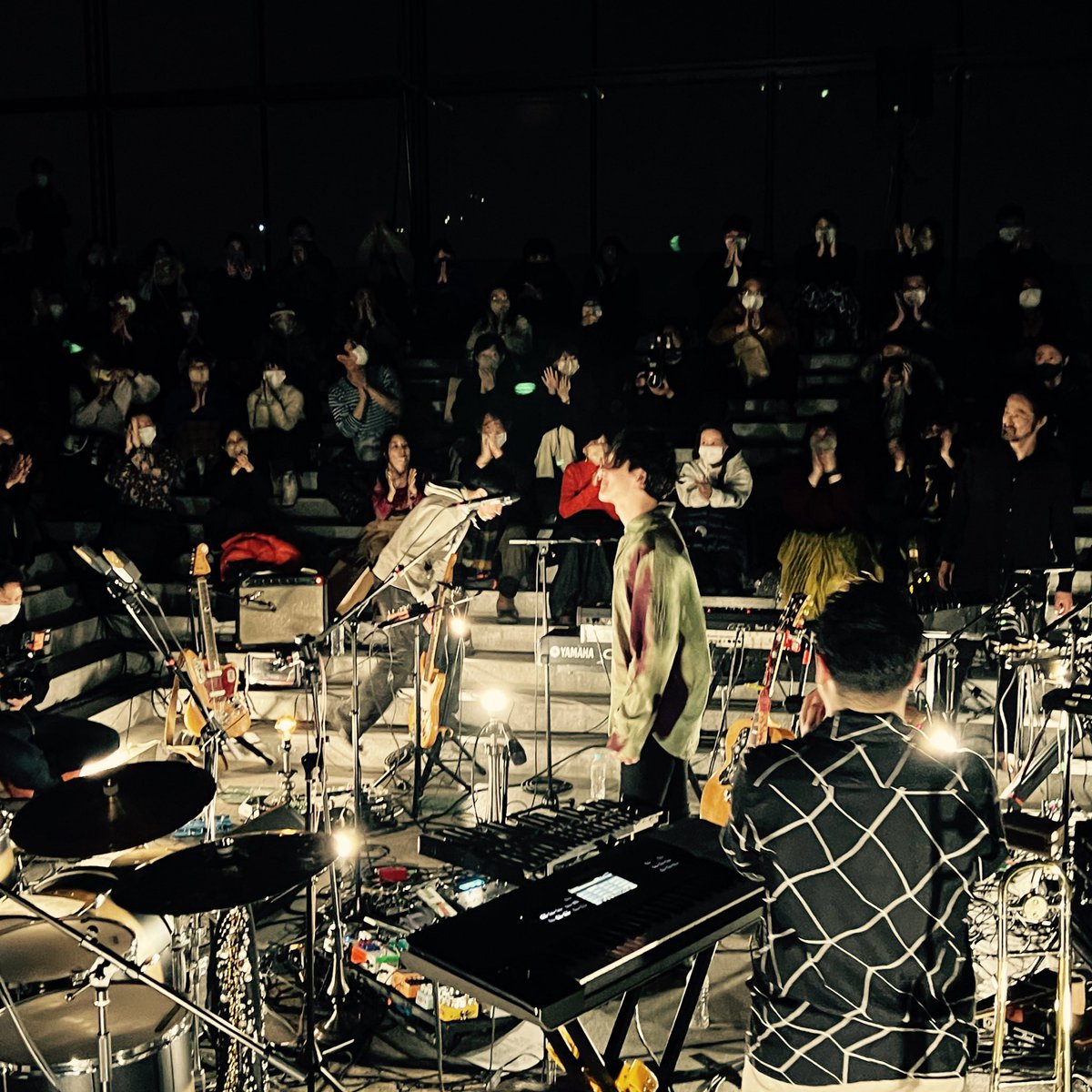 AP20826266's tweet photo. 9月に開きたいイベントの会場で行われたロ���クバンドのライブに参加。まさに芸術でした。私が求めていたオルタナティブ詩人と超現代の女神🌸コラボのイメージは、まったくもってこの世界です。繋がりたい、あやかりたい！ https://t.co/0NSEWP2PDc