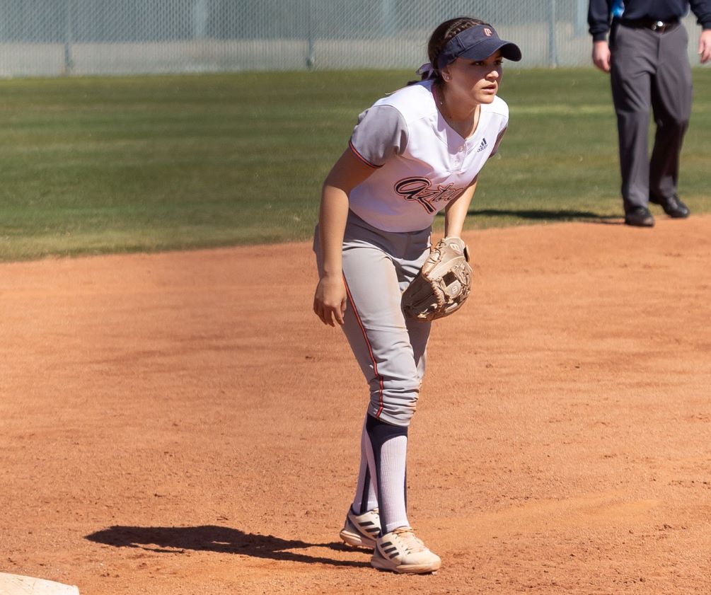 Aztecs Softball dropped an ACCAC DH at No. 1 Phoenix College. Analisa Gomez (pictured) hit a home run in the 1st game. Genesis Zazueta (3-4) and Wendy Castro (3-1) took the losses on the mound. Photo by Stephanie van Latum #PimaSoftball #AztecTough
pimaaztecs.com/sports/sball/2…