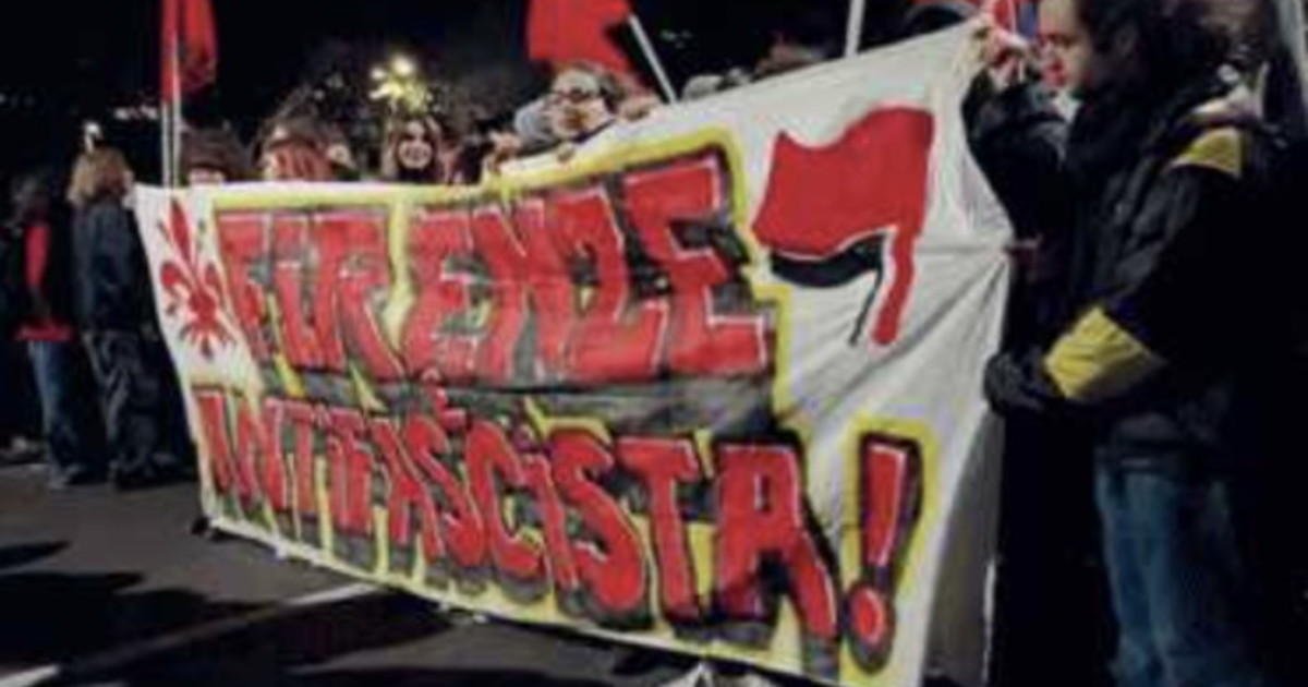 Libero_official's tweet image. Mentre la destra vuole isolare i facinorosi, i #compagni cavalcano la rissa alla ricerca di consensi tra centri sociali e collettivi. #Mattarella: basta violenze  liberoquotidiano.it/news/piulibero…
