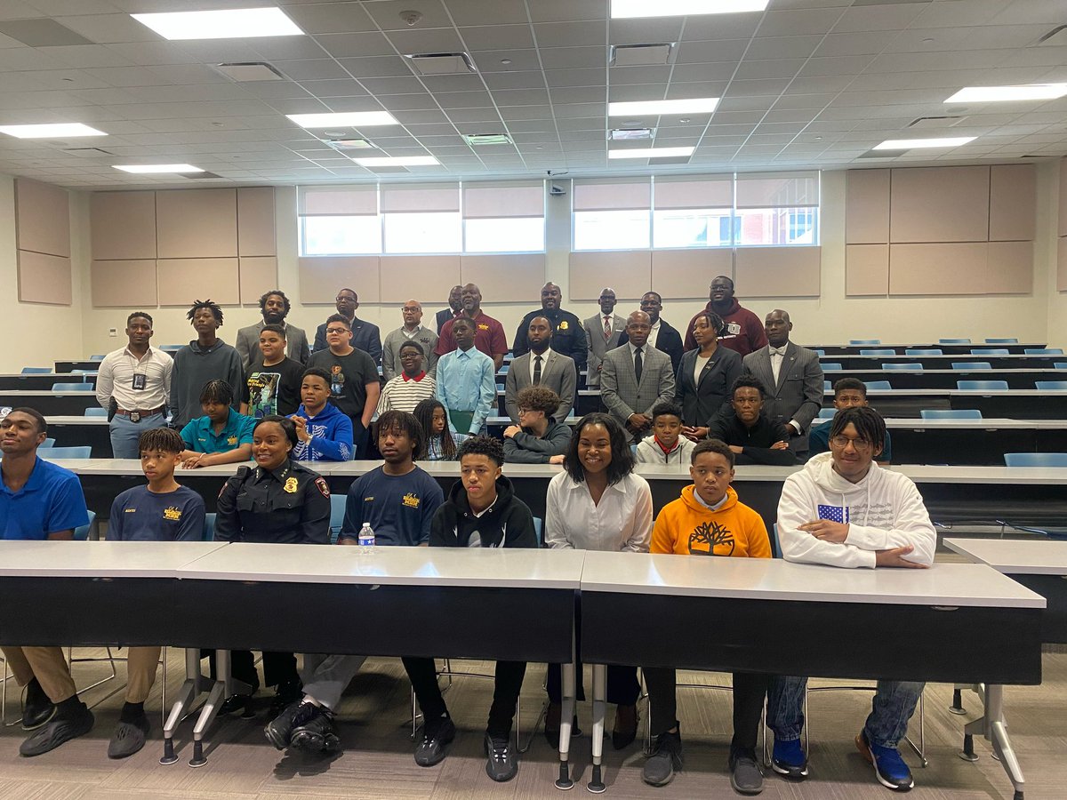 Katherine Thomas tweet media