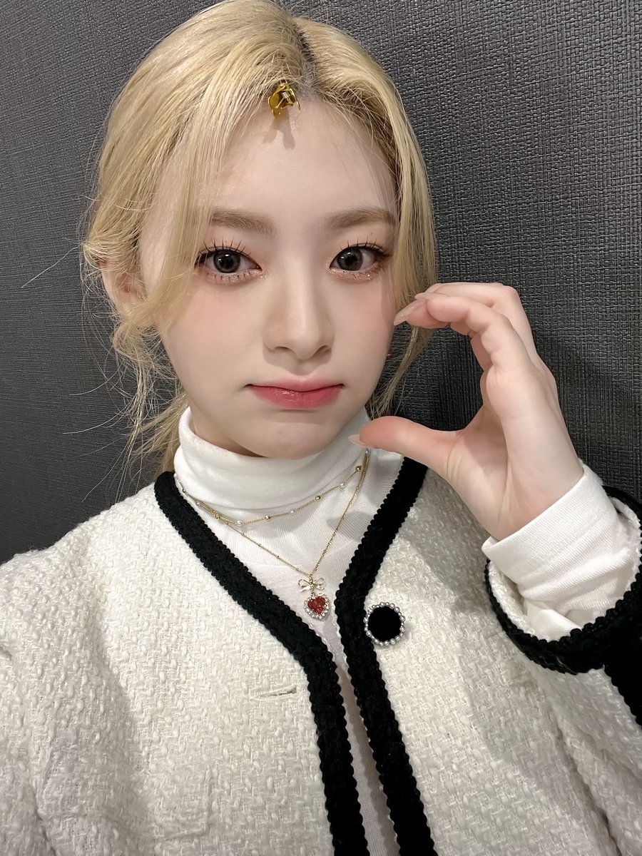 팡 tweet media