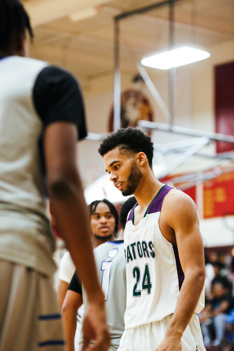 Focused on the goal and now on to Championship Sunday 🏆🐊🏀

Jhalen Harris (#0): 16 PTS, 10 AST, 6 REB &amp; 4 STL
Javion Majette (#5): 16 PTS, 14 REB &amp; 2 STL
Keshaun Johnson (#23): 16 PTS, 5 REB &amp; 3 BLK
Mekhi Reid (#24): 13 PTS, 8 REB &amp; 3 BLK