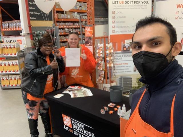 I have to say I love seeing all my Design consultants in the stores. Supporting and training the associates is a key part on how to talk to the customers about HDIS services.   #OneTeamOneDream
