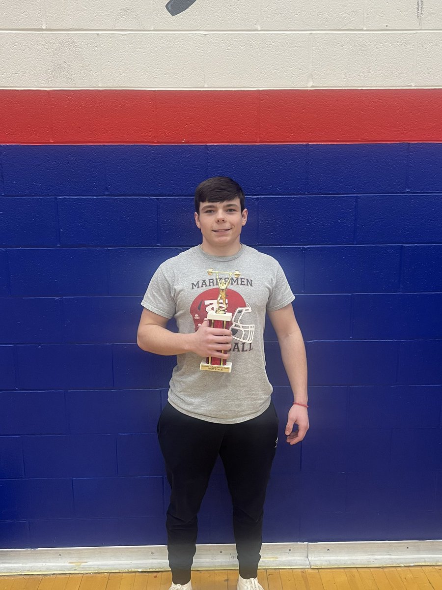TellCityFB's tweet photo. Kaiden Casebolt has been putting in major work this off-season and it pays off bringing home 1st place in todays Southern Indiana Bench &amp; Squat Championships! https://t.co/elcqhdKmkh