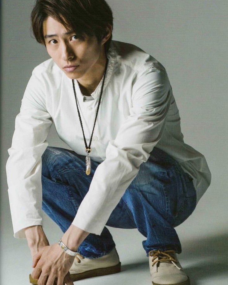 今、話題の三宅健さんも昔からゴローズが大好きな事で有名です🦅 彼は