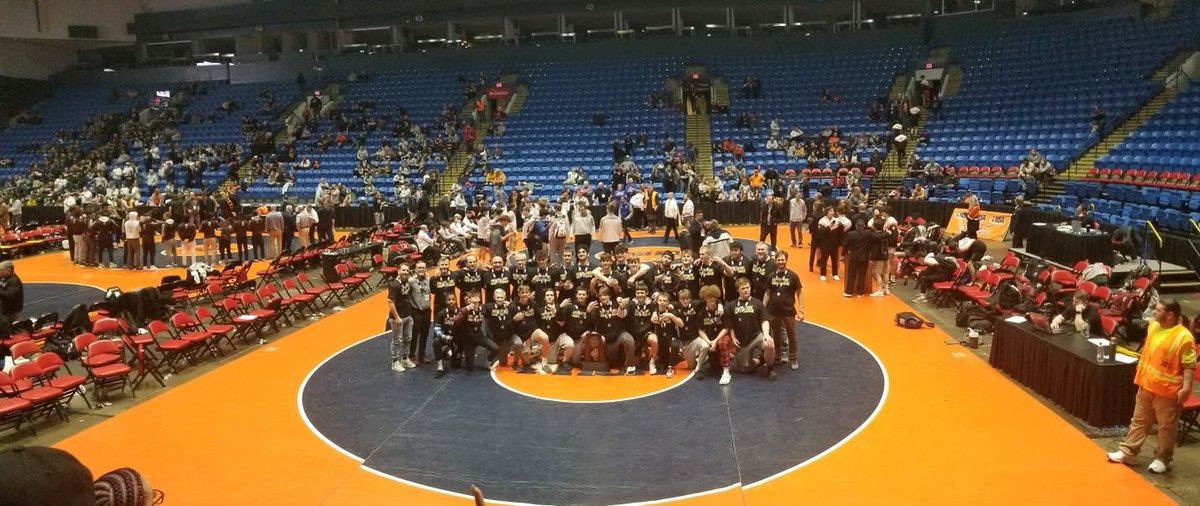 LTHSWrestling's tweet photo. IHSA 3rd place dual team state! Finishing what we started #besttogether https://t.co/bS88vNaXvP