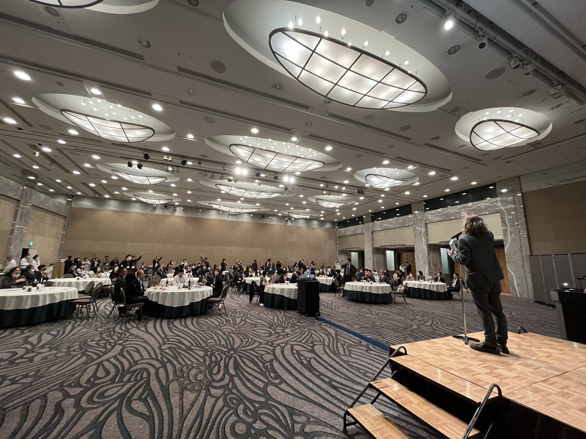金曜日は社員総会でした！
楽しかったな🥰

まだまだ、だけどやっと20年🔥
これからもーーっと成長します！
会社とともに私も生まれ変わるぞ❣️