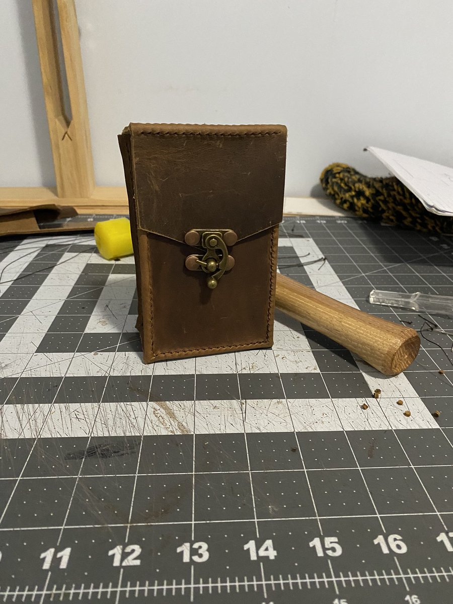 DucksLeather's tweet photo. Latest commission complete!
Handmade tarot card pouch for a local business! https://t.co/YYw2Xd35LU