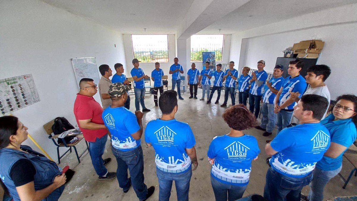 RodrigoMenaR's tweet photo. 📸 Compartimos las fotografías de la primera jornada de Escuela Taller Construcciones Sostenibles con Bambú en el cantón El Carmen en Ecuador. Este proyecto es financiado por AECID en Ecuador con el apoyo de Municipalidad de El Carmen FUNDER - GSFEPP Ministerio y Urbano Vivienda https://t.co/DmjX7DBmbc