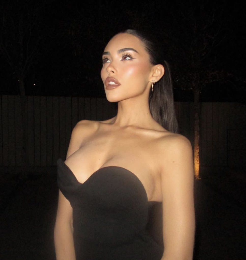 qrpress_'s tweet photo. Madison Beer #QRPwarning #MadisonBeer https://t.co/KIg6hpKoF6