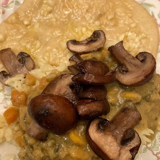 Garlic naan with garlic and mushrooms