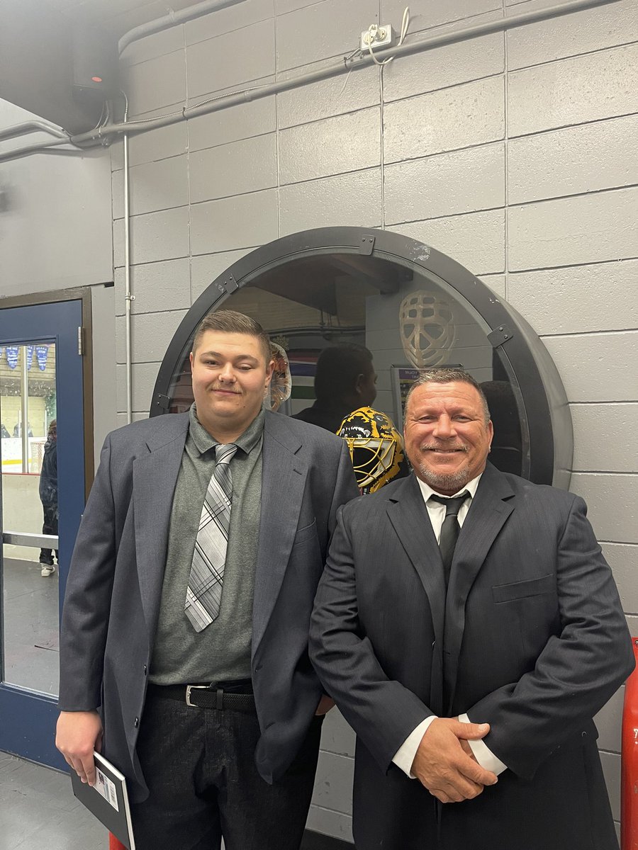 PCAHA_FVW's tweet photo. Thank you to these 2 for coaching FVW Flames @PCAHAMain @SurreyMinor https://t.co/AMTTaKijQ5