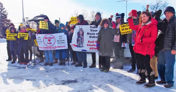 #NOTICIA 
<a href="/POTUS/">President Donald J. Trump</a> LA VERDAD NO SE PUEDE OCULTAR‼️👇
Mañana desde diferentes partes del 🌎 se alzarán sus voces👨‍👩‍👧‍👧exigiendo al Gobierno de los EEUU #PuentesSiBloqueoNo

📌TUITAZO MUNDIAL DESDE LAS 07:00 HASTA LAS 12:00 HORA DE #CUBA🇨🇺. QUE SE ESCUCHEN NUESTRAS 📣 #PuentesSiBloqueoNo