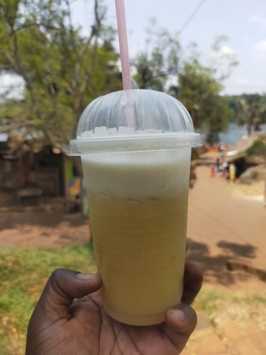 MunaboEmmanuel's tweet photo. Fresh and organic juice is only found at the juice cafe at the source of the nile jinja  and for booking call 0780254971/0701013516 https://t.co/MCimgVCCWh