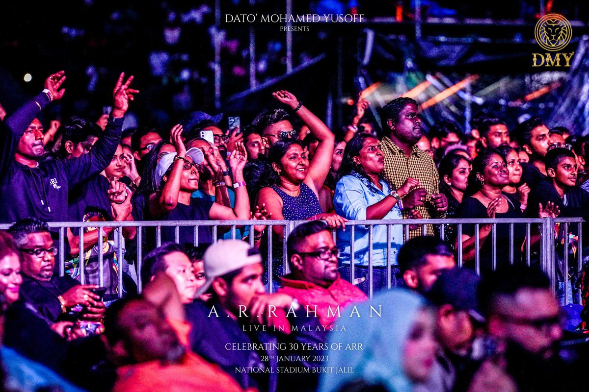 dmycreationoffl's tweet photo. Music makes this world go around ๐
Tag yourself or friends if got spotted ๐๐ธ
ARR 2023 ๐ค | SECRET OF SUCCESS ๐ฅ| LIVE IN MALAYSIA ๐ฒ๐พ
@arrahman
#ARRforDMY #ARRLiveInMalaysia #DMY #DMYConcert https://t.co/PC5O5dg0kD