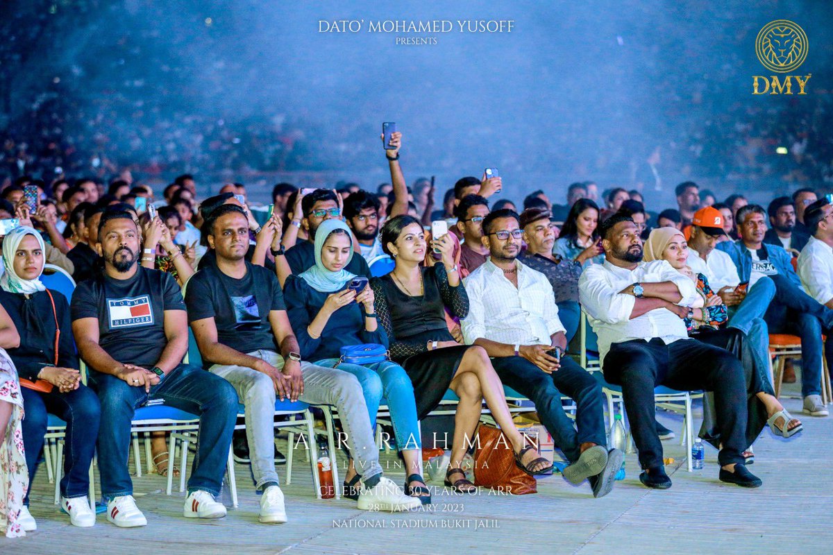 dmycreationoffl's tweet photo. Music makes this world go around ๐
Tag yourself or friends if got spotted ๐๐ธ
ARR 2023 ๐ค | SECRET OF SUCCESS ๐ฅ| LIVE IN MALAYSIA ๐ฒ๐พ
@arrahman
#ARRforDMY #ARRLiveInMalaysia #DMY #DMYConcert https://t.co/PC5O5dg0kD