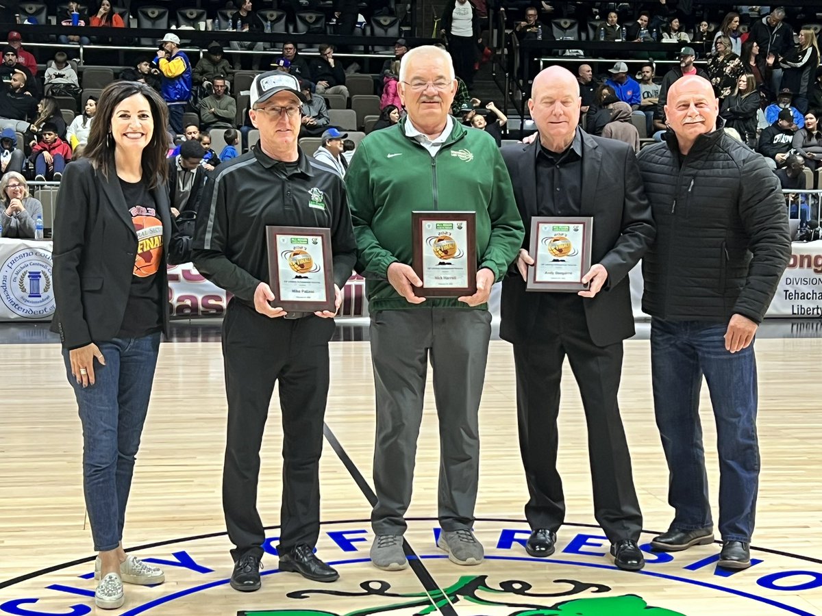CifCentral's tweet photo. Lifetime Achievement honorees Andy Boogaard, Nick Harrell and Mike Pallesi were feted between Division I basketball games tonight. Congratulations and thank you, gentlemen! Thanks to Mayor Jerry Dyer and Fresno Superintendent Dr. Michele Cantwell-Copher for presenting. 👏🏀 https://t.co/S5BcxBlChm