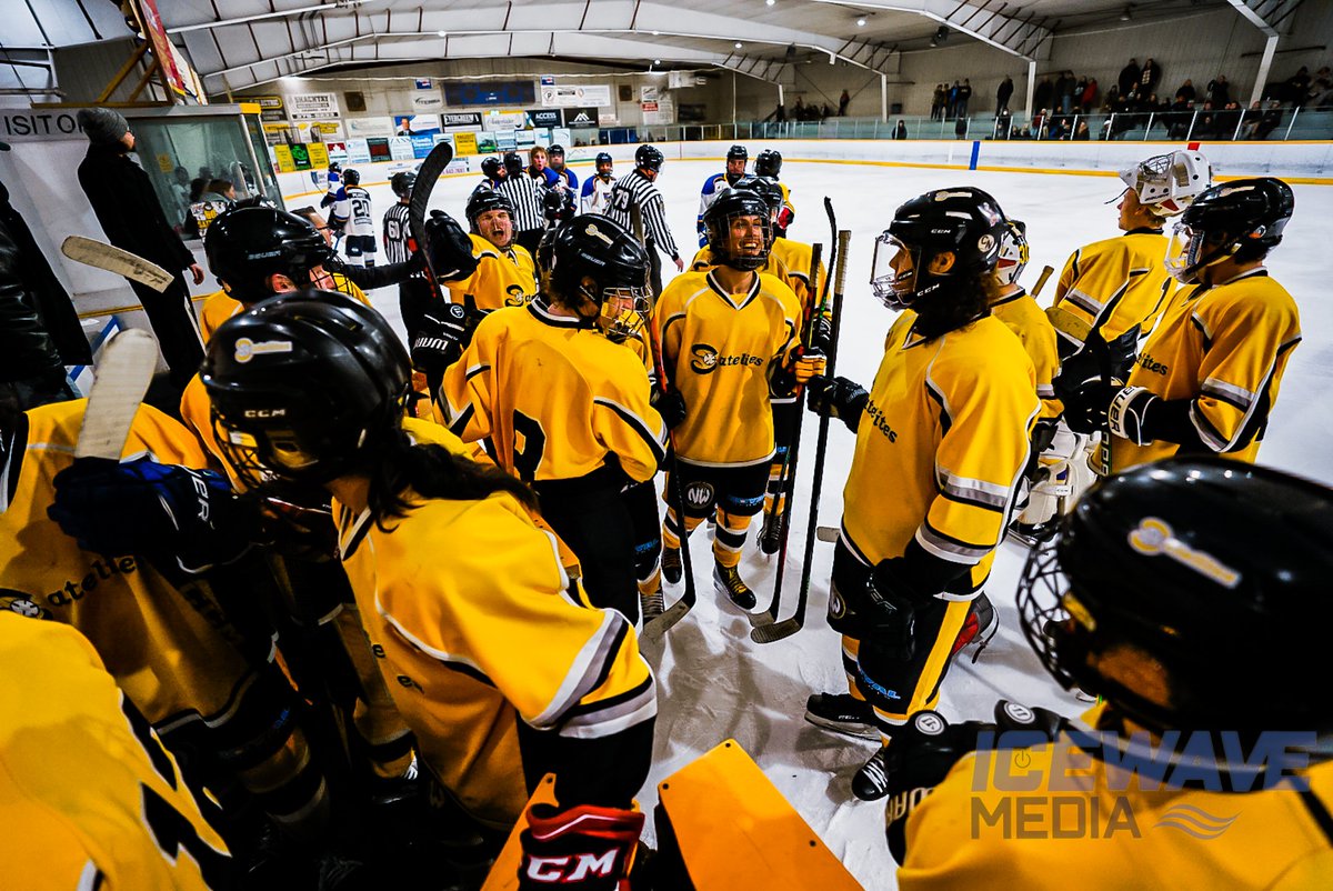 r_thomson_photo's tweet photo. 1st and 2nd overtime photo highlights from the @ArborgDawgs vs @NorthWinnipeg 

@CRJHL_Official @IceWaveMB https://t.co/S99Xf3E5dg